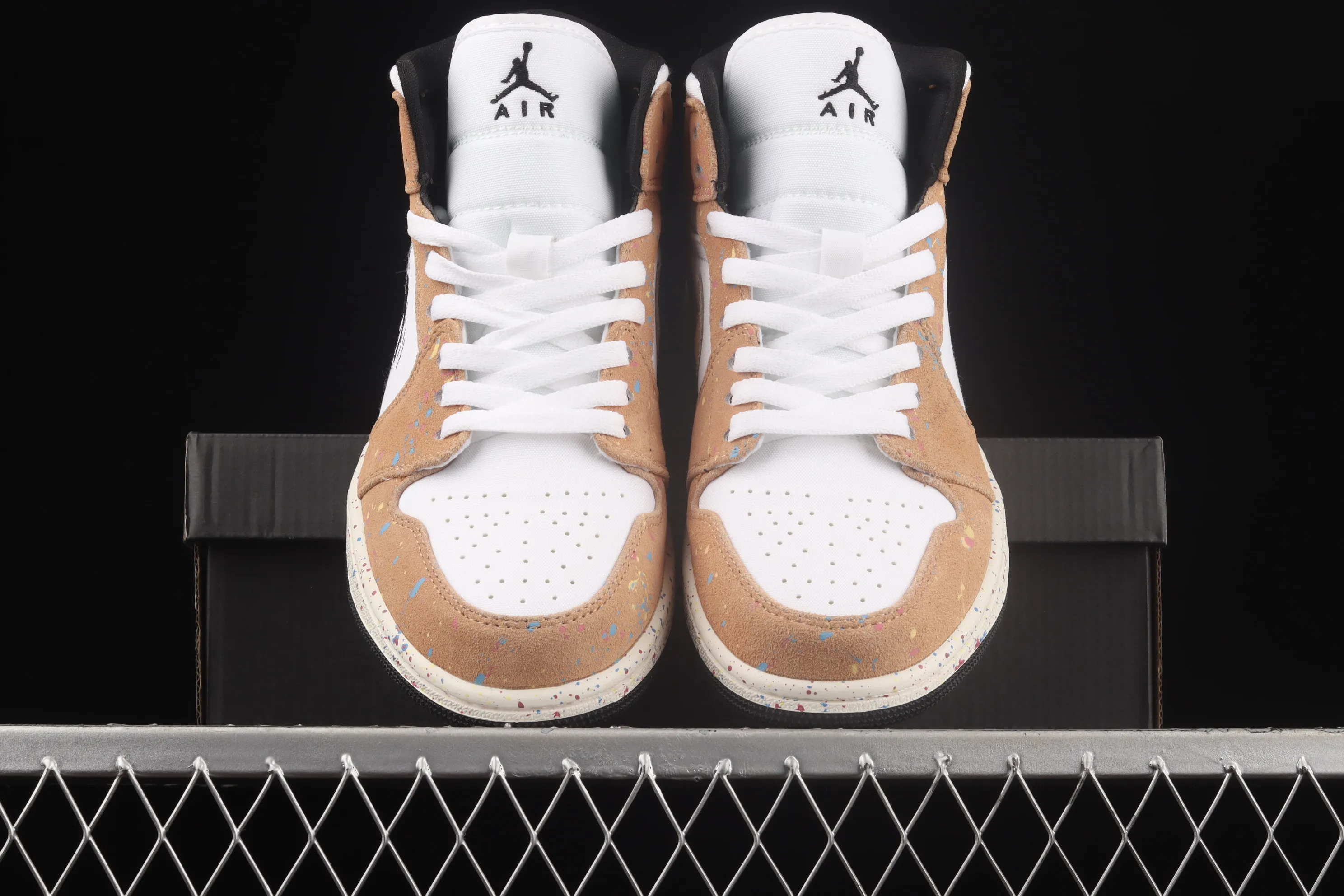 All categories Air Jordan Jordan series basketball shoes Air Jordan 1 Mid Air Jordan 1 Mid AJ1 Joe 1 watercolor ink fluorescent Zhongbang basketball shoes DA8005-100